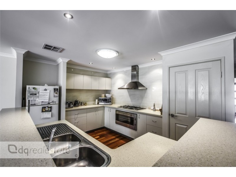 22 Crosthwait Circle, Tapping WA 6065