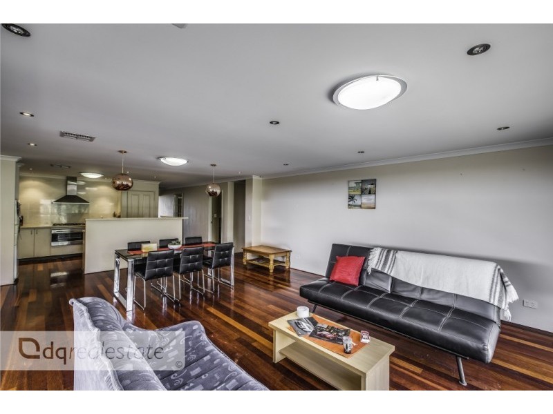 22 Crosthwait Circle, Tapping WA 6065