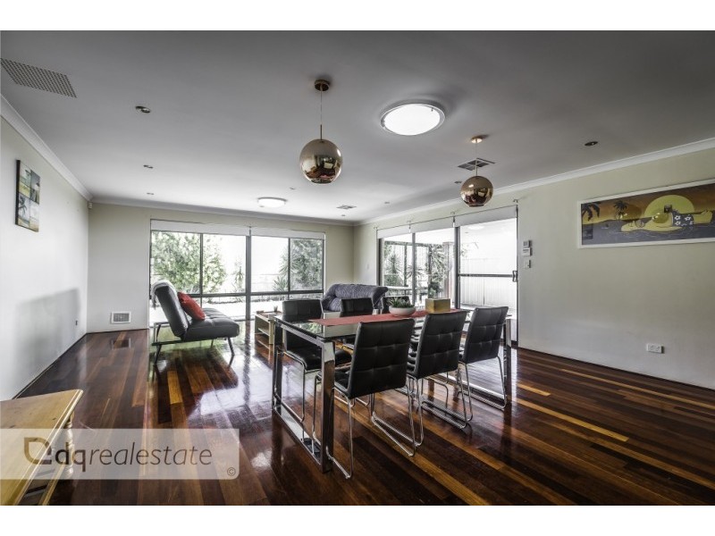 22 Crosthwait Circle, Tapping WA 6065