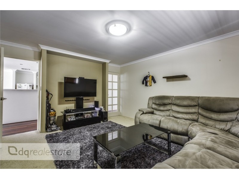 22 Crosthwait Circle, Tapping WA 6065