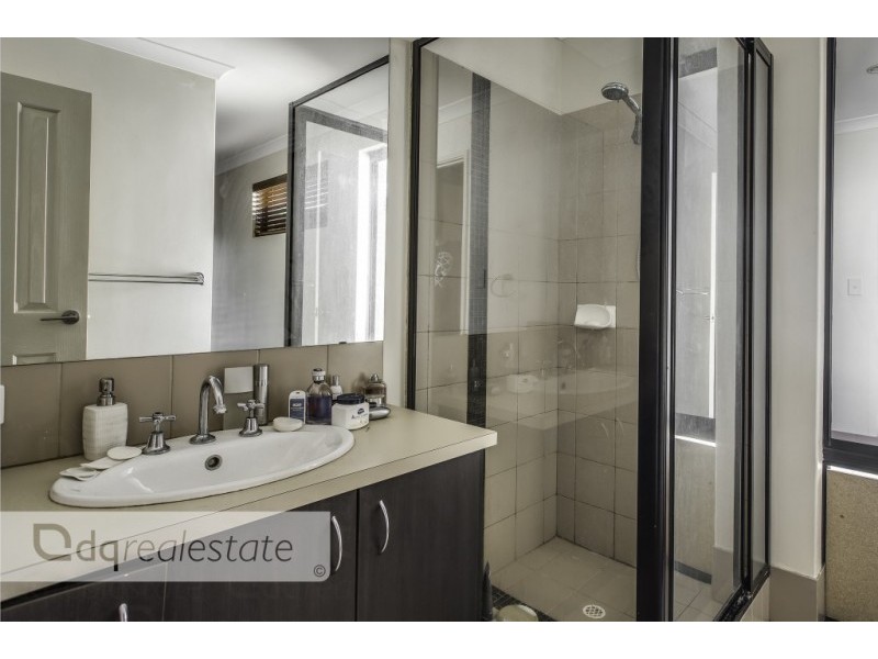 22 Crosthwait Circle, Tapping WA 6065