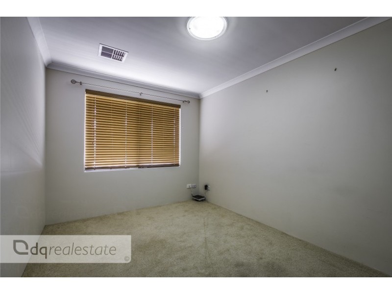 22 Crosthwait Circle, Tapping WA 6065