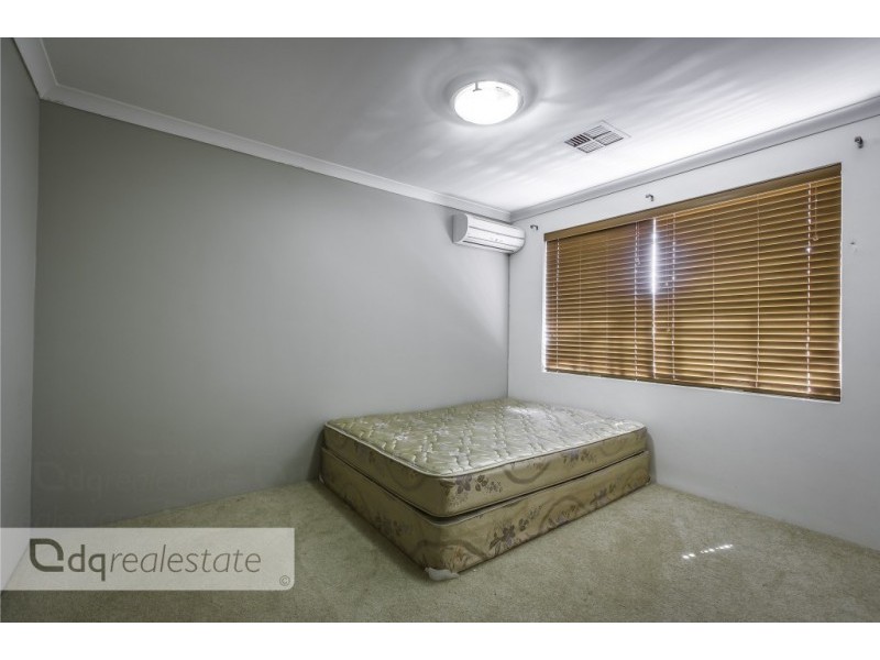 22 Crosthwait Circle, Tapping WA 6065