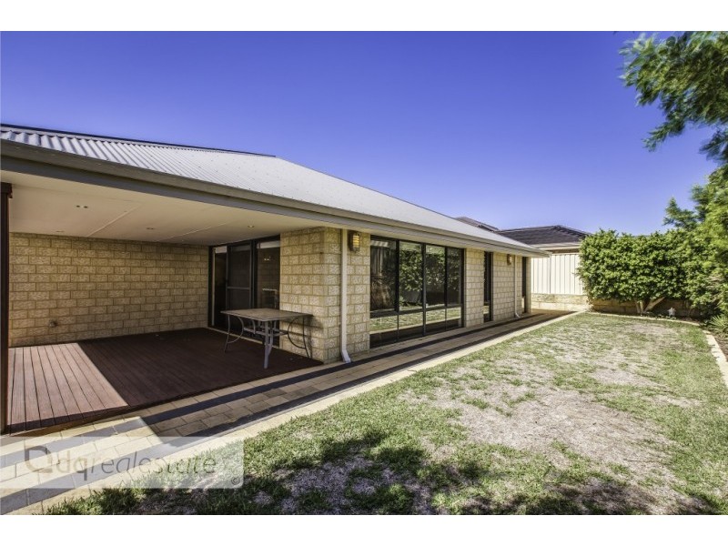 22 Crosthwait Circle, Tapping WA 6065
