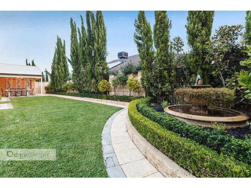 33 Limerick Crescent, Darch WA 6065