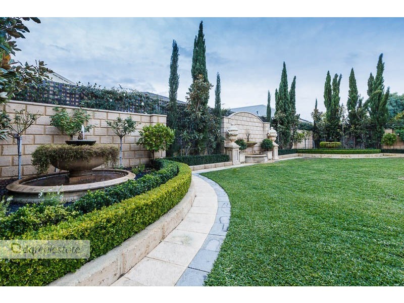 33 Limerick Crescent, Darch WA 6065