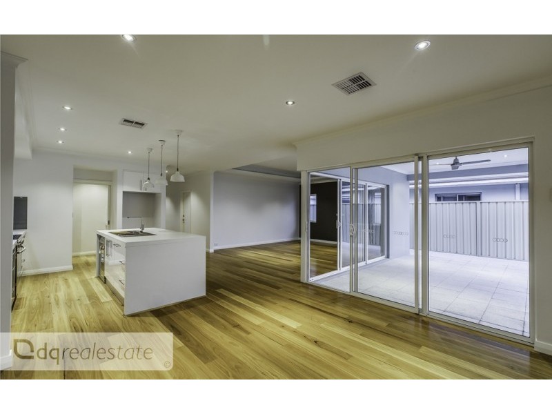 12 Westbury Lane, Madeley WA 6065