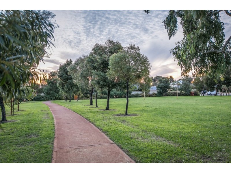 12 Westbury Lane, Madeley WA 6065