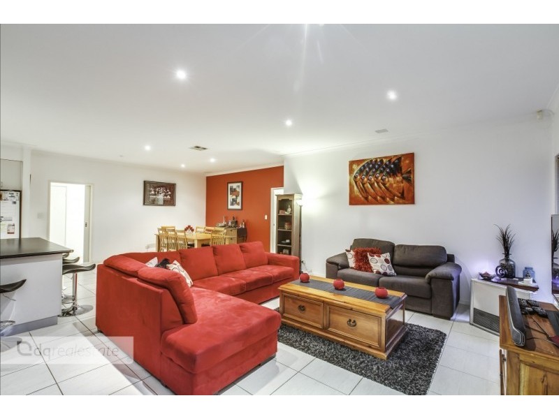 10 Lavender Chase, Darch WA 6065