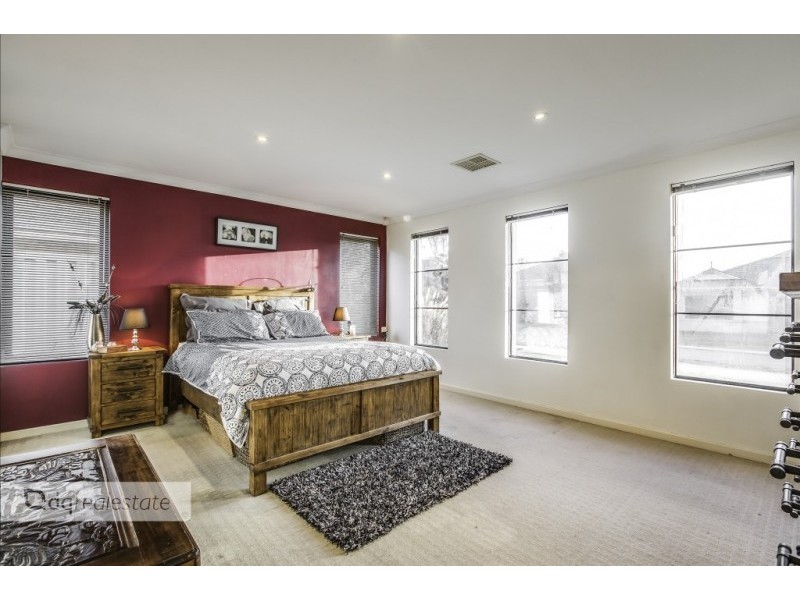 10 Lavender Chase, Darch WA 6065