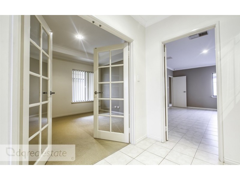 17 Russell Road, Madeley WA 6065