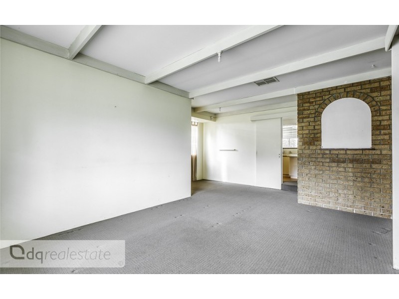 16 Jacaranda Drive, Ballajura WA 6066