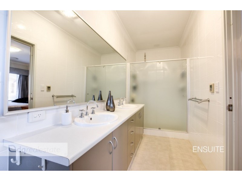 9 Craighall Turn, Madeley WA 6065