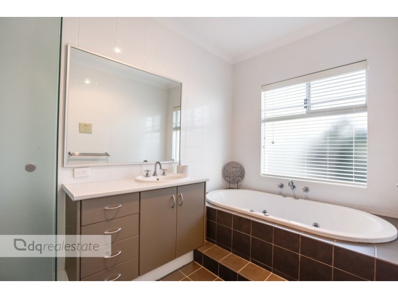 9 Craighall Turn, Madeley WA 6065