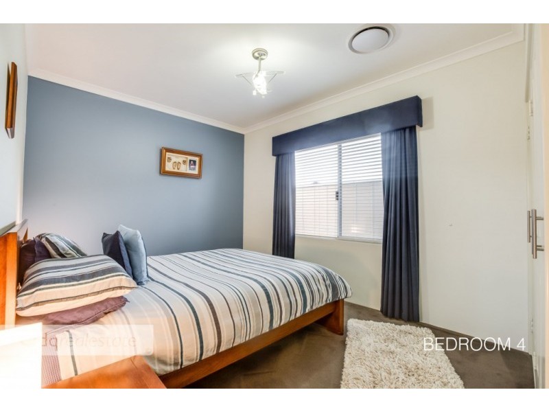 9 Craighall Turn, Madeley WA 6065