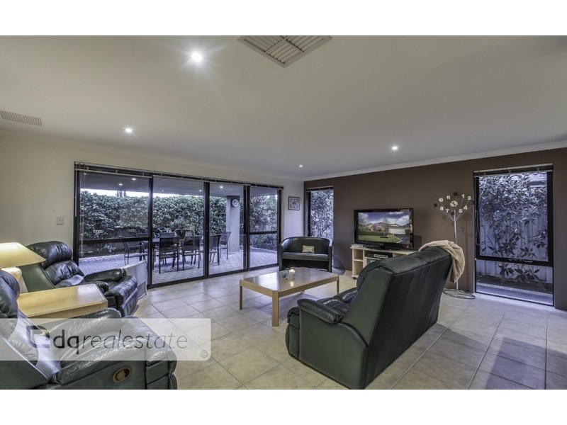 27 Lavender Chase, Darch WA 6065