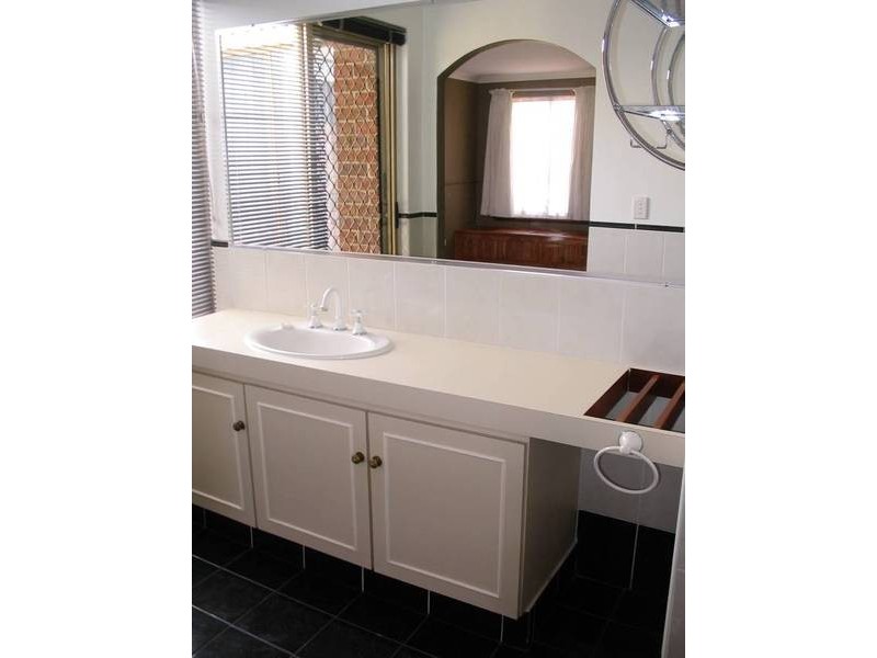 15 Bindoo RISE, Woodvale WA 6026