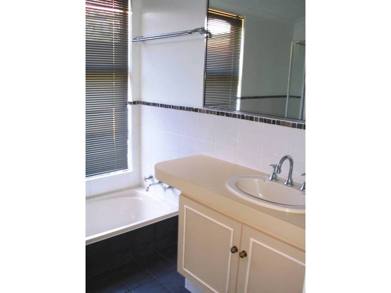 15 Bindoo RISE, Woodvale WA 6026