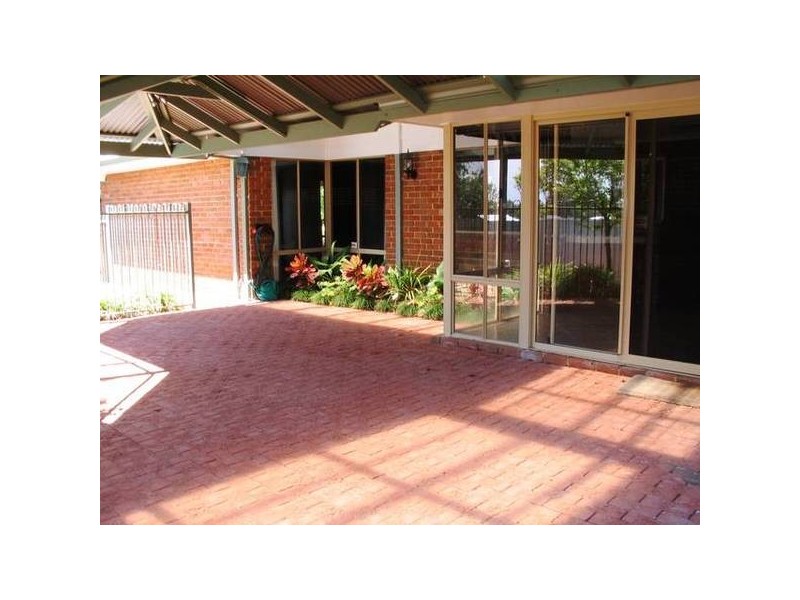 15 Bindoo RISE, Woodvale WA 6026