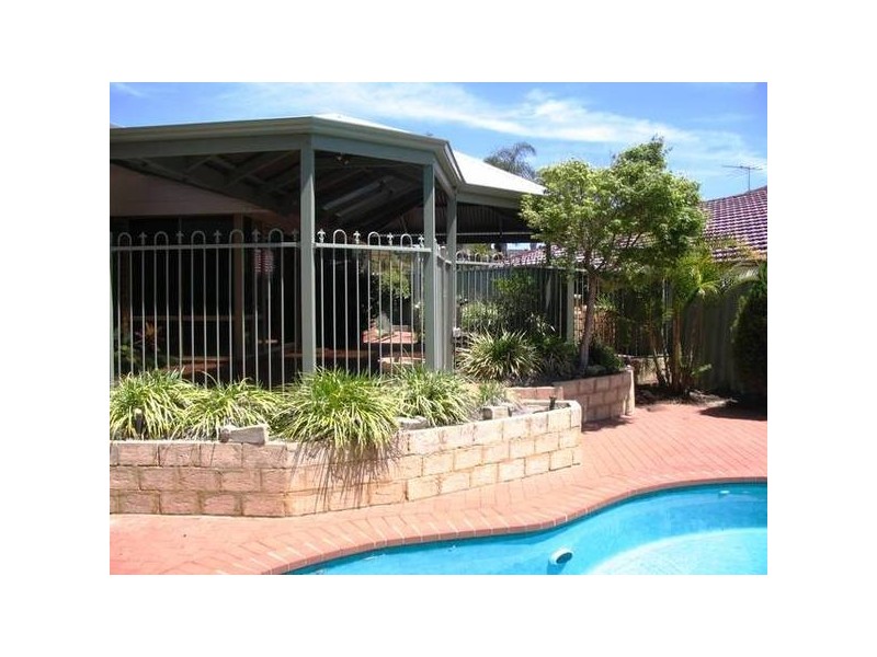 15 Bindoo RISE, Woodvale WA 6026