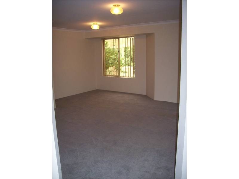 2 Oakland Close, Woodvale WA 6026