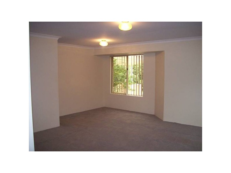 2 Oakland Close, Woodvale WA 6026