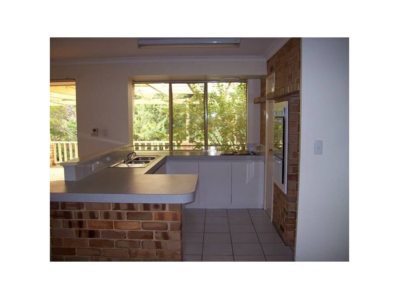 2 Oakland Close, Woodvale WA 6026