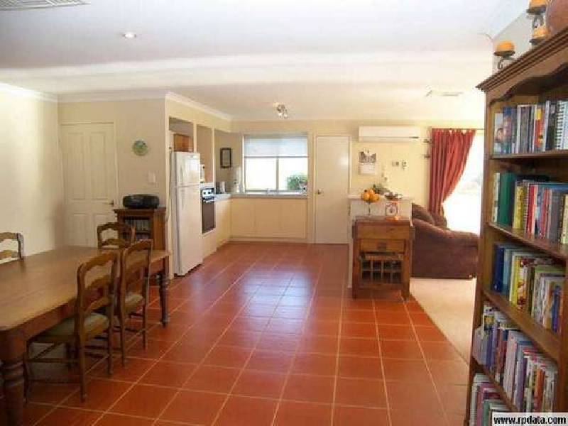 42 Fleetwood Cicuit, Woodvale WA 6026