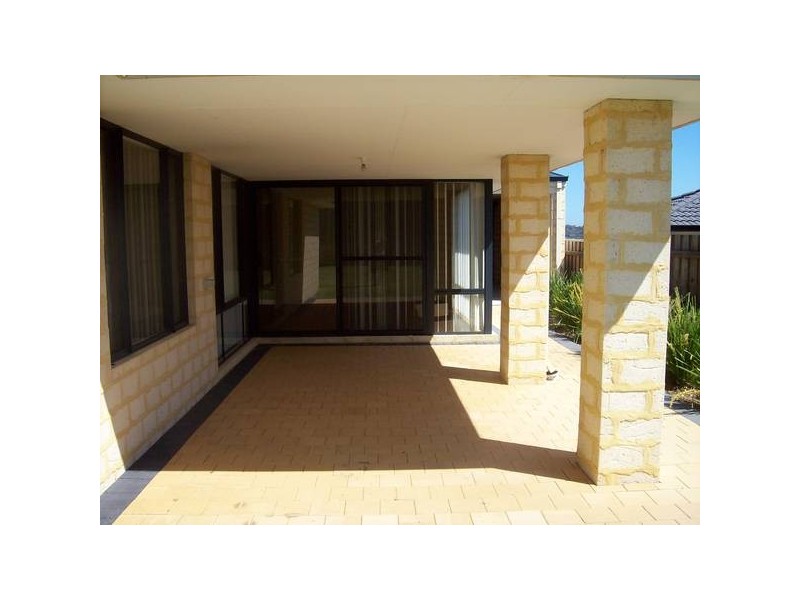 10 Turnwood Vista Sommerville Waters, Wanneroo WA 6065