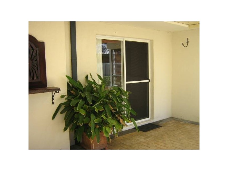 10 Tanning way, Woodvale WA 6026