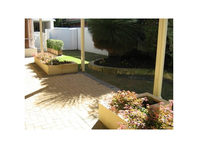 10 Tanning way, Woodvale WA 6026