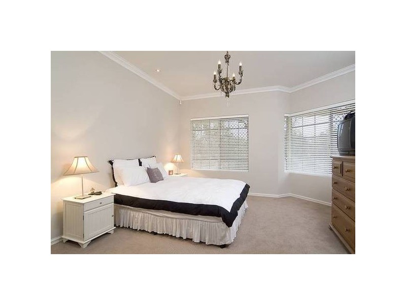 39 Monterey Drive, Woodvale WA 6026