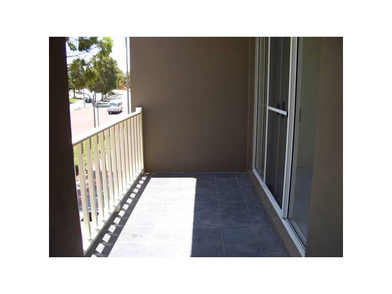 2/69 Grand Boulevard, Joondalup WA 6027