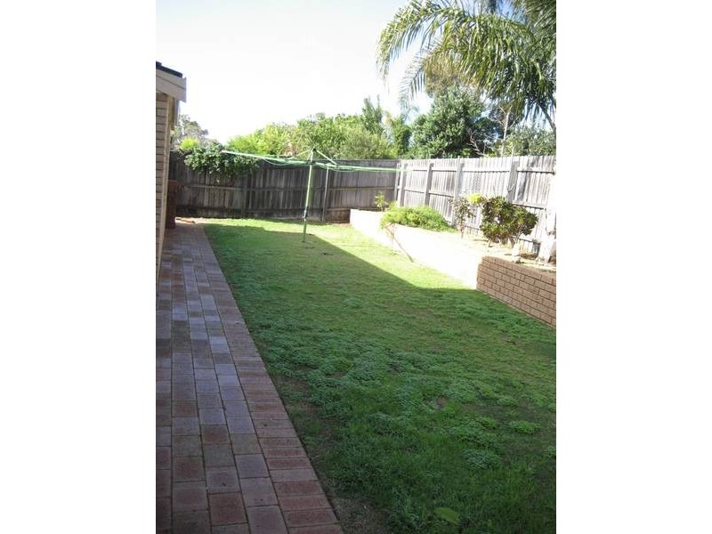 2 Castlegate Way, Woodvale WA 6026