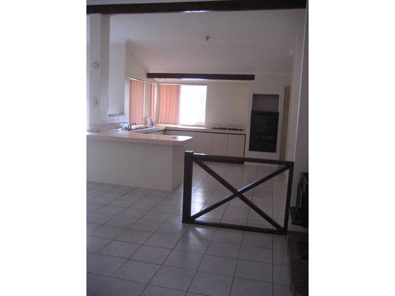 2 Castlegate Way, Woodvale WA 6026