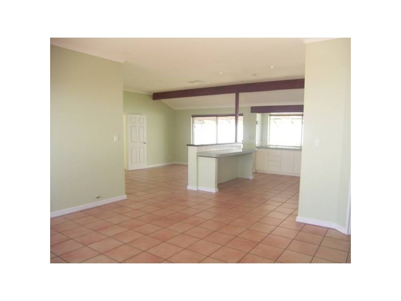 62 Cadoux Loop, Hocking WA 6065