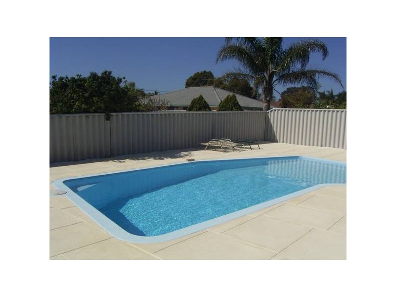 62 Cadoux Loop, Hocking WA 6065