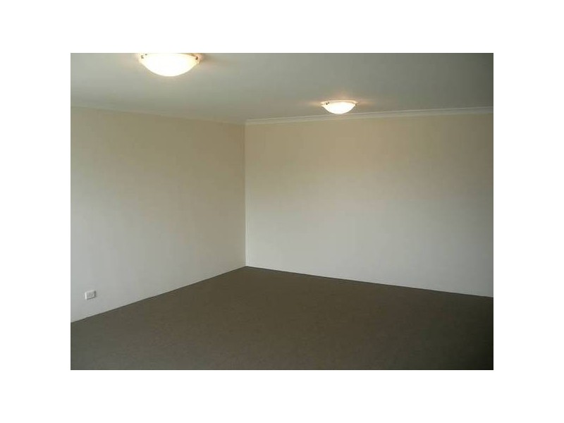 8 Oslo Street, Hocking WA 6065