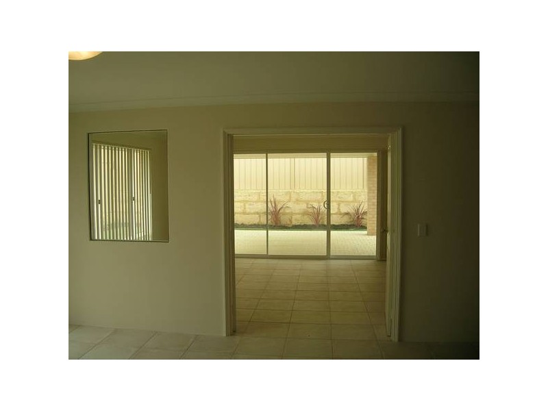 8 Oslo Street, Hocking WA 6065