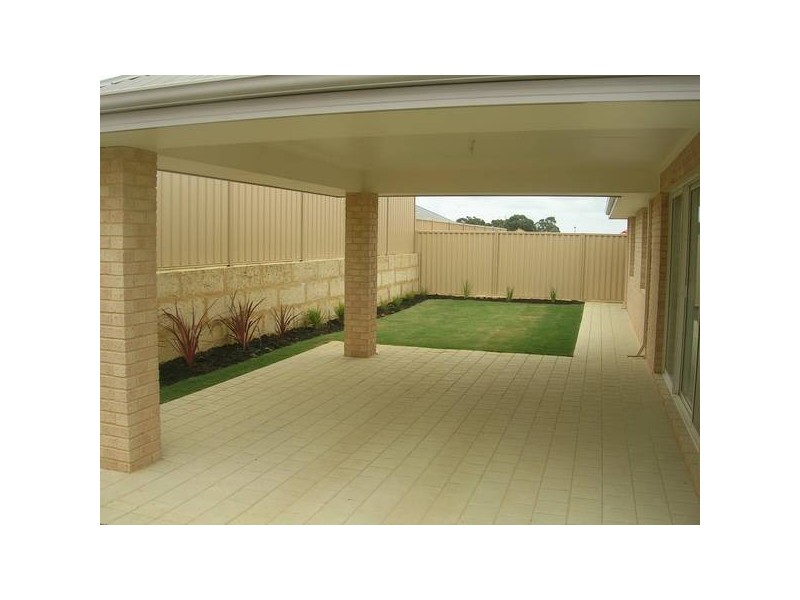 8 Oslo Street, Hocking WA 6065