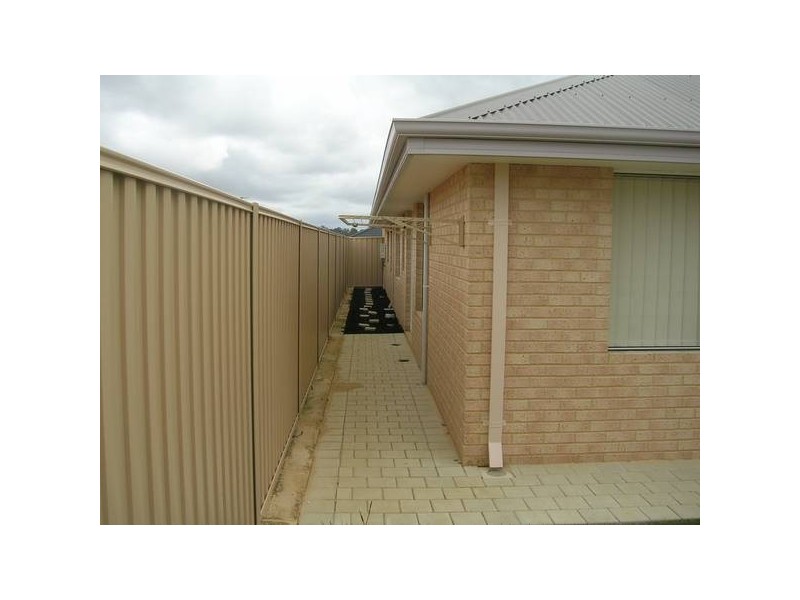 8 Oslo Street, Hocking WA 6065