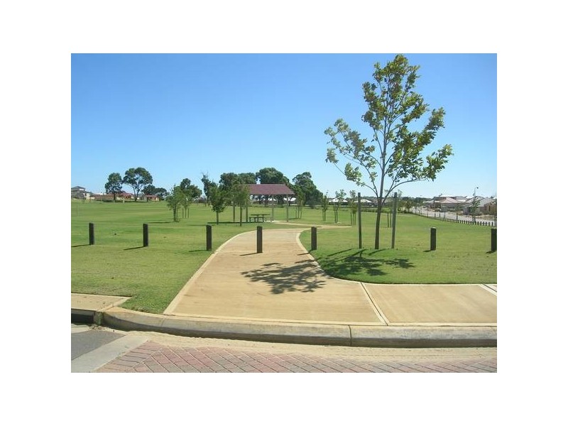 8 Oslo Street, Hocking WA 6065