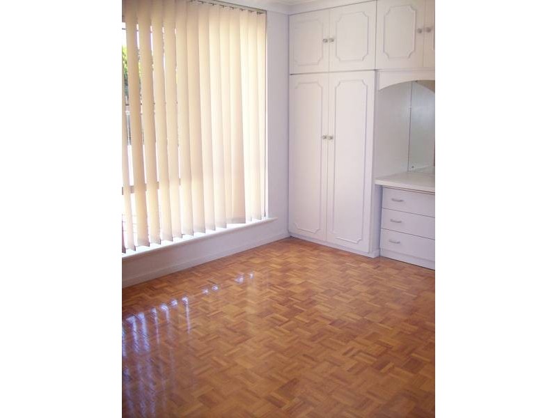 20 Whitworth Avenue, Girrawheen WA 6064