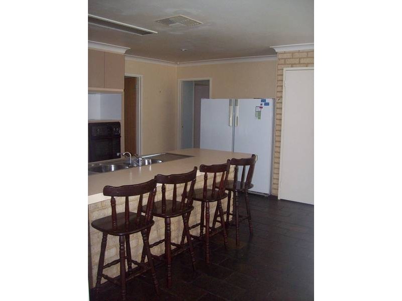 20 Whitworth Avenue, Girrawheen WA 6064