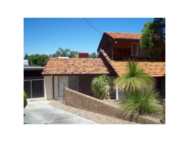 20 Whitworth Avenue, Girrawheen WA 6064