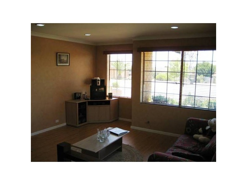 7 Lake Vista (off Lake Rise Mews) . . . Reduced $50,000 This Week!, Edgewater WA 6027