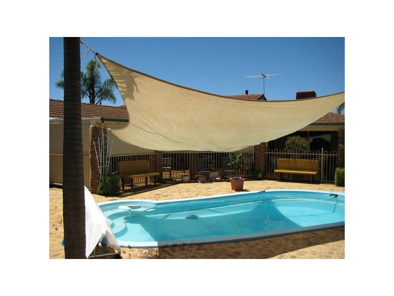 7 Lake Vista (off Lake Rise Mews) . . . Reduced $50,000 This Week!, Edgewater WA 6027