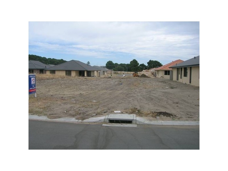 24 Goshawk Street, Tapping WA 6065