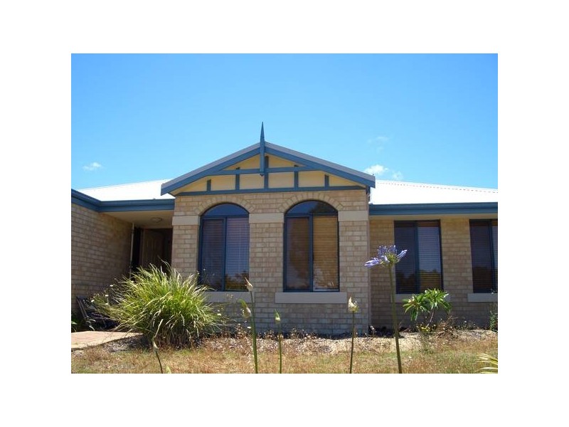 6 Anfield Parade, Hocking WA 6065