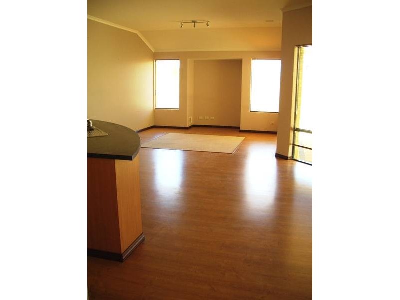 6 Anfield Parade, Hocking WA 6065